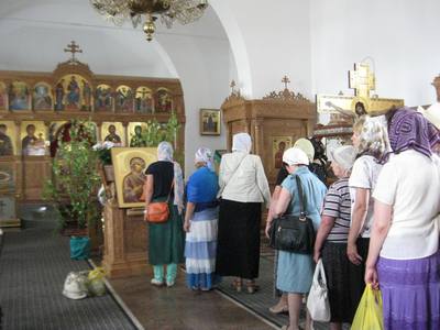 Поклонение Тихвинской иконе Божией Матери Поклонение Тихвинской иконе Божией Матери